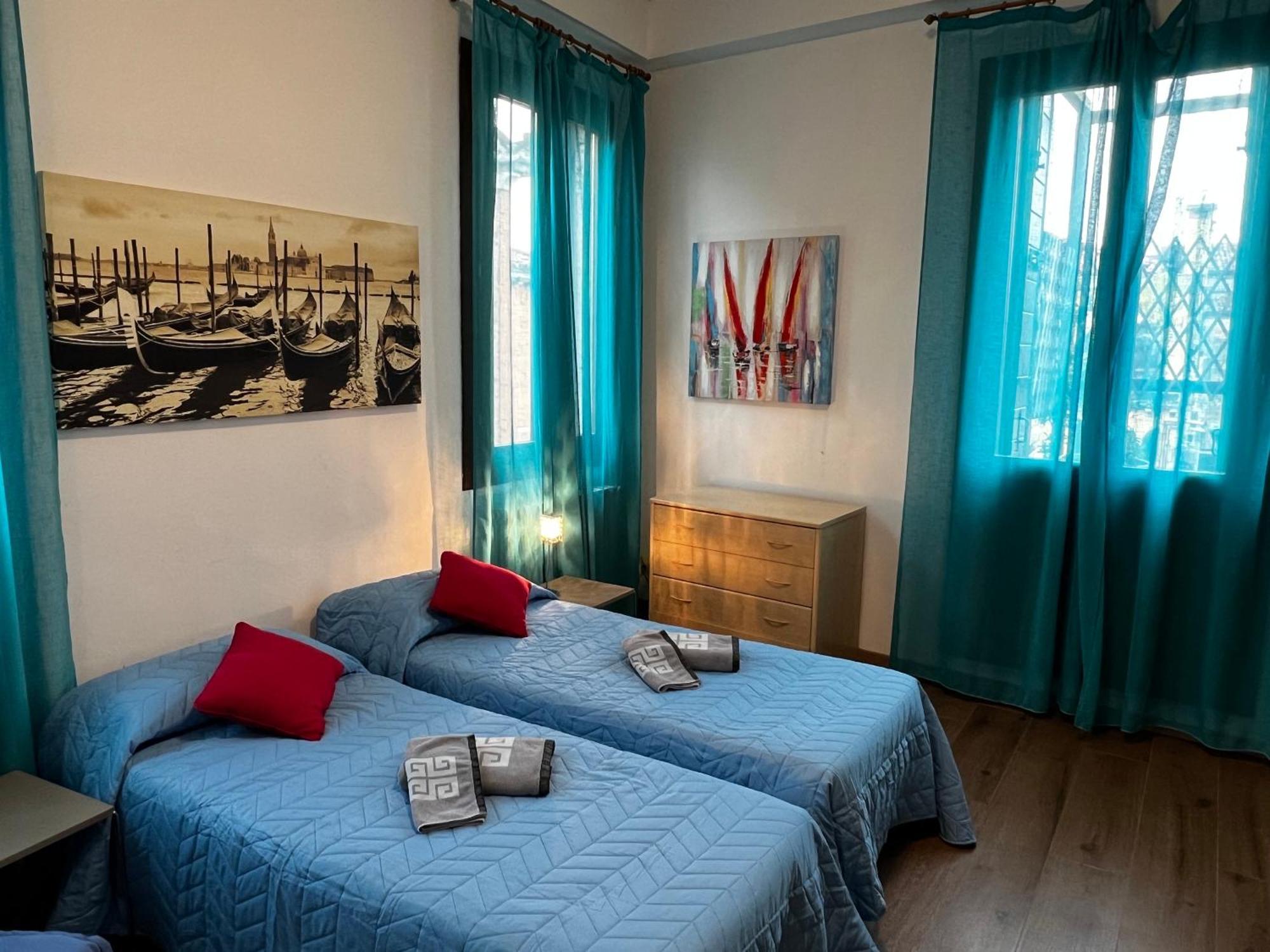 TINTORETTO 1 CON TERRAZZA SOPRA IL TETTO, 3 bagni, 3 grandi camere da letto, SUPER NUOVO Venezia Esterno foto