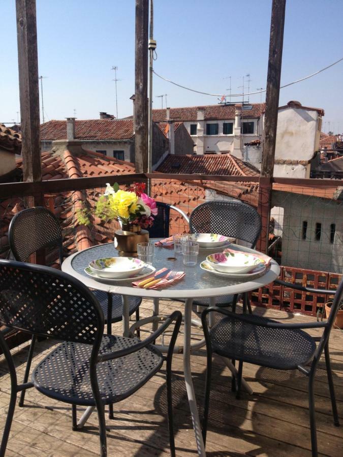TINTORETTO 1 CON TERRAZZA SOPRA IL TETTO, 3 bagni, 3 grandi camere da letto, SUPER NUOVO Venezia Esterno foto