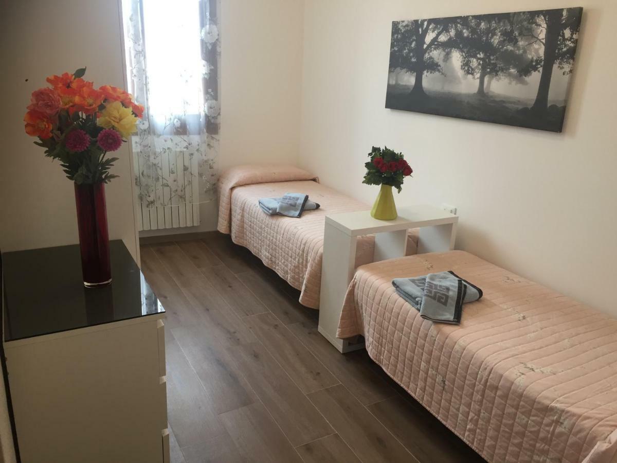 TINTORETTO 1 CON TERRAZZA SOPRA IL TETTO, 3 bagni, 3 grandi camere da letto, SUPER NUOVO Venezia Esterno foto
