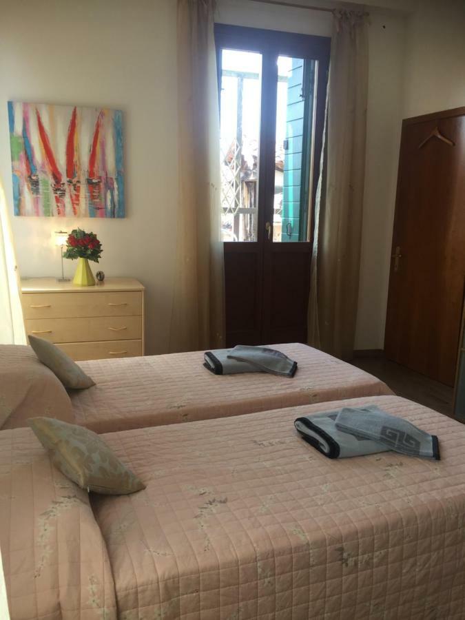 TINTORETTO 1 CON TERRAZZA SOPRA IL TETTO, 3 bagni, 3 grandi camere da letto, SUPER NUOVO Venezia Esterno foto