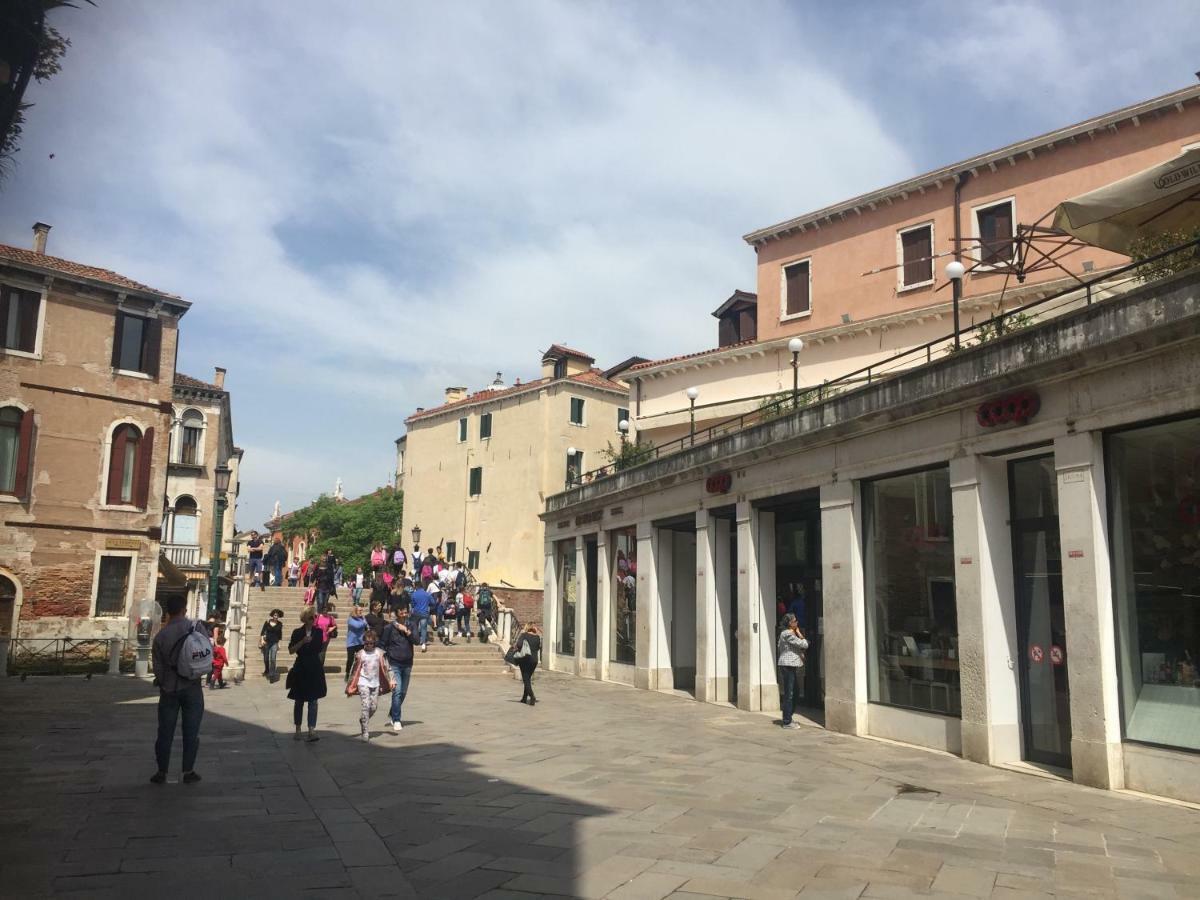 TINTORETTO 1 CON TERRAZZA SOPRA IL TETTO, 3 bagni, 3 grandi camere da letto, SUPER NUOVO Venezia Esterno foto