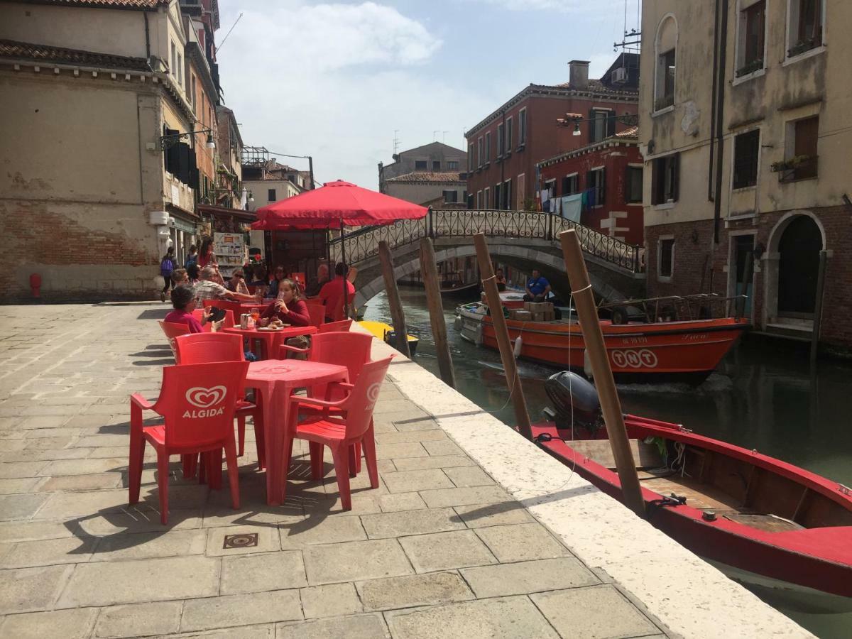 TINTORETTO 1 CON TERRAZZA SOPRA IL TETTO, 3 bagni, 3 grandi camere da letto, SUPER NUOVO Venezia Esterno foto