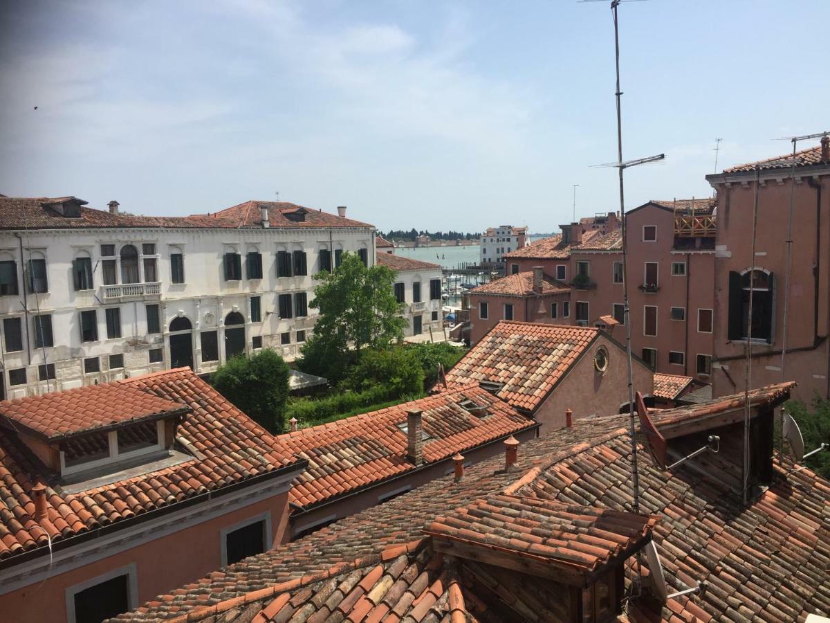 TINTORETTO 1 CON TERRAZZA SOPRA IL TETTO, 3 bagni, 3 grandi camere da letto, SUPER NUOVO Venezia Esterno foto