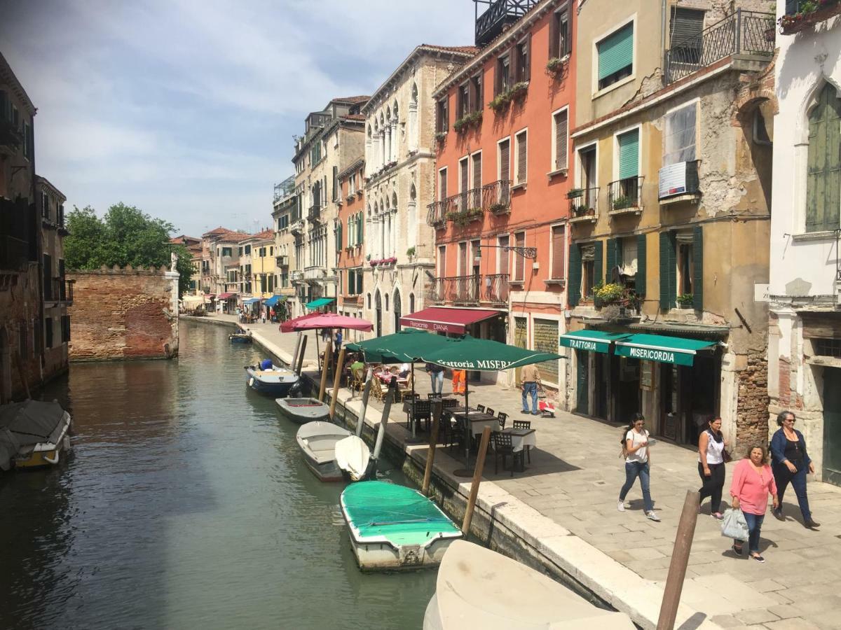 TINTORETTO 1 CON TERRAZZA SOPRA IL TETTO, 3 bagni, 3 grandi camere da letto, SUPER NUOVO Venezia Esterno foto