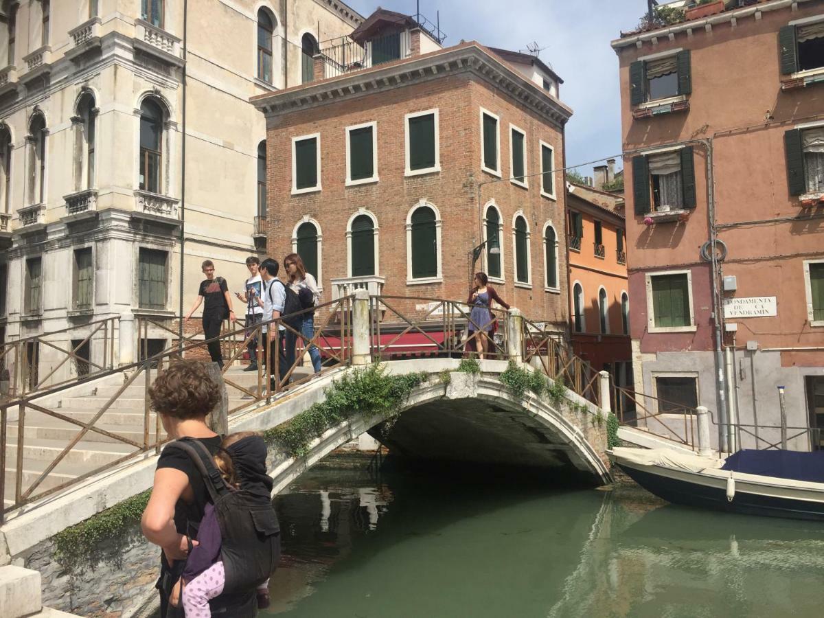 TINTORETTO 1 CON TERRAZZA SOPRA IL TETTO, 3 bagni, 3 grandi camere da letto, SUPER NUOVO Venezia Esterno foto