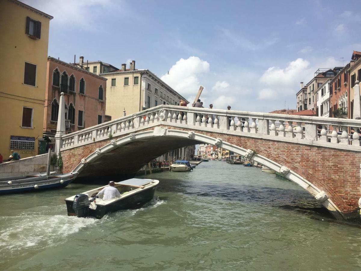 TINTORETTO 1 CON TERRAZZA SOPRA IL TETTO, 3 bagni, 3 grandi camere da letto, SUPER NUOVO Venezia Esterno foto